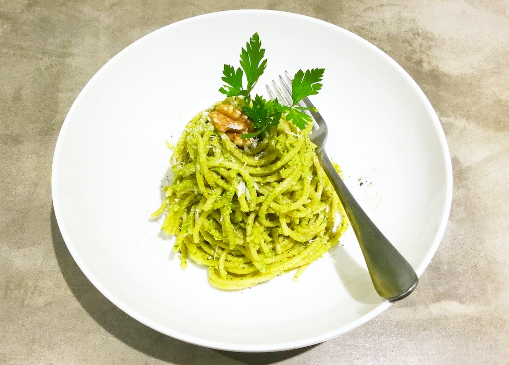 walnut and parsley pesto pasta on the serving plate