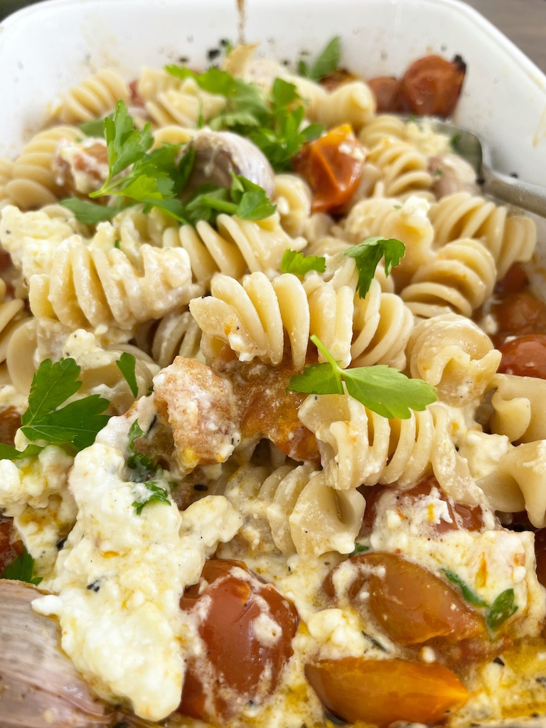 the tik tok roasted tomato and feta pasta a close up on the plate